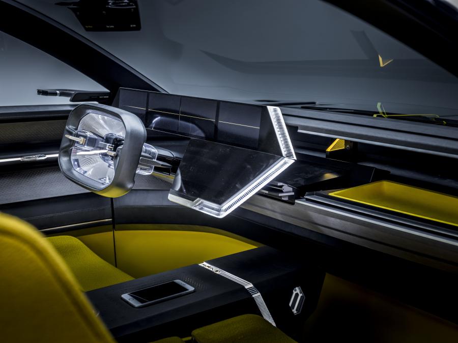 Торпедо Renault Morphoz Concept 2020 года  (фото 151 из 192)